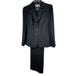 Tahari Arthur S. Levine black pantsuit Size 14